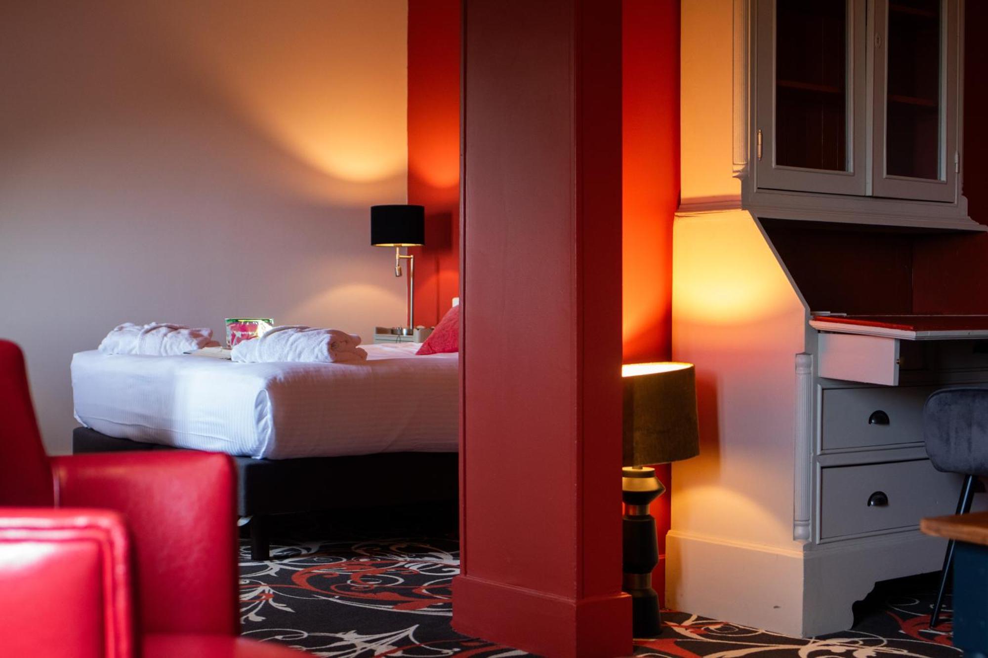 Domaine De La Corniche Hotel Rolleboise Екстериор снимка