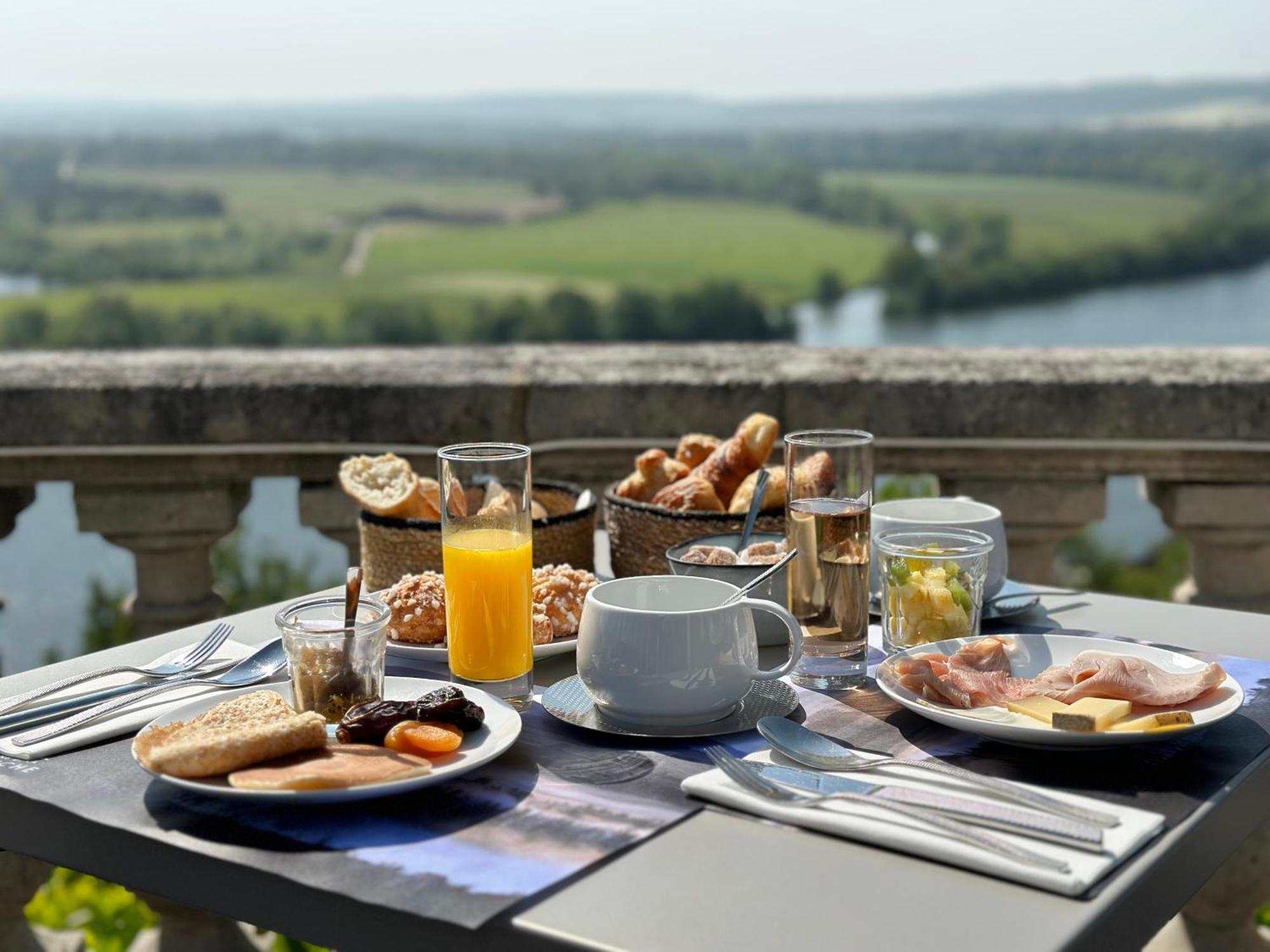 Domaine De La Corniche Hotel Rolleboise Екстериор снимка