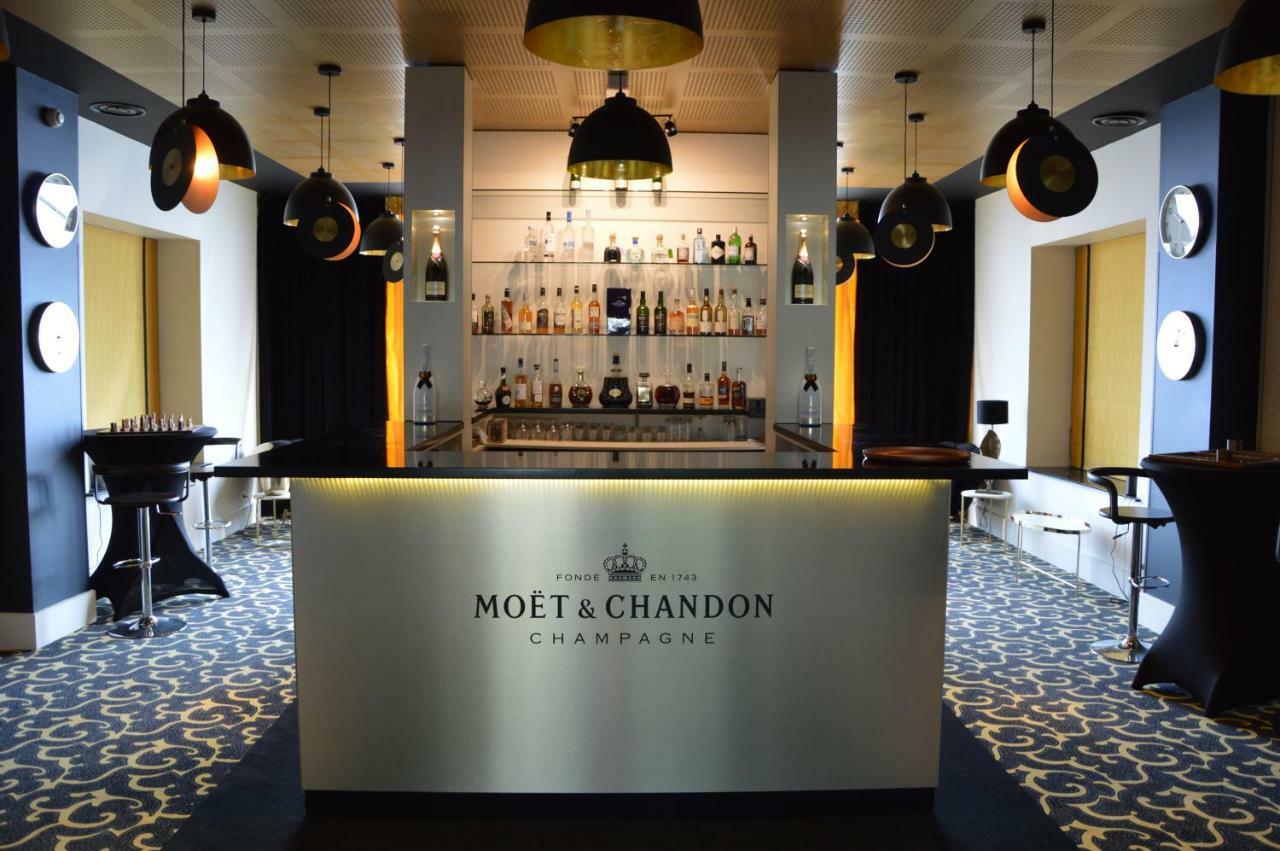 Domaine De La Corniche Hotel Rolleboise Екстериор снимка